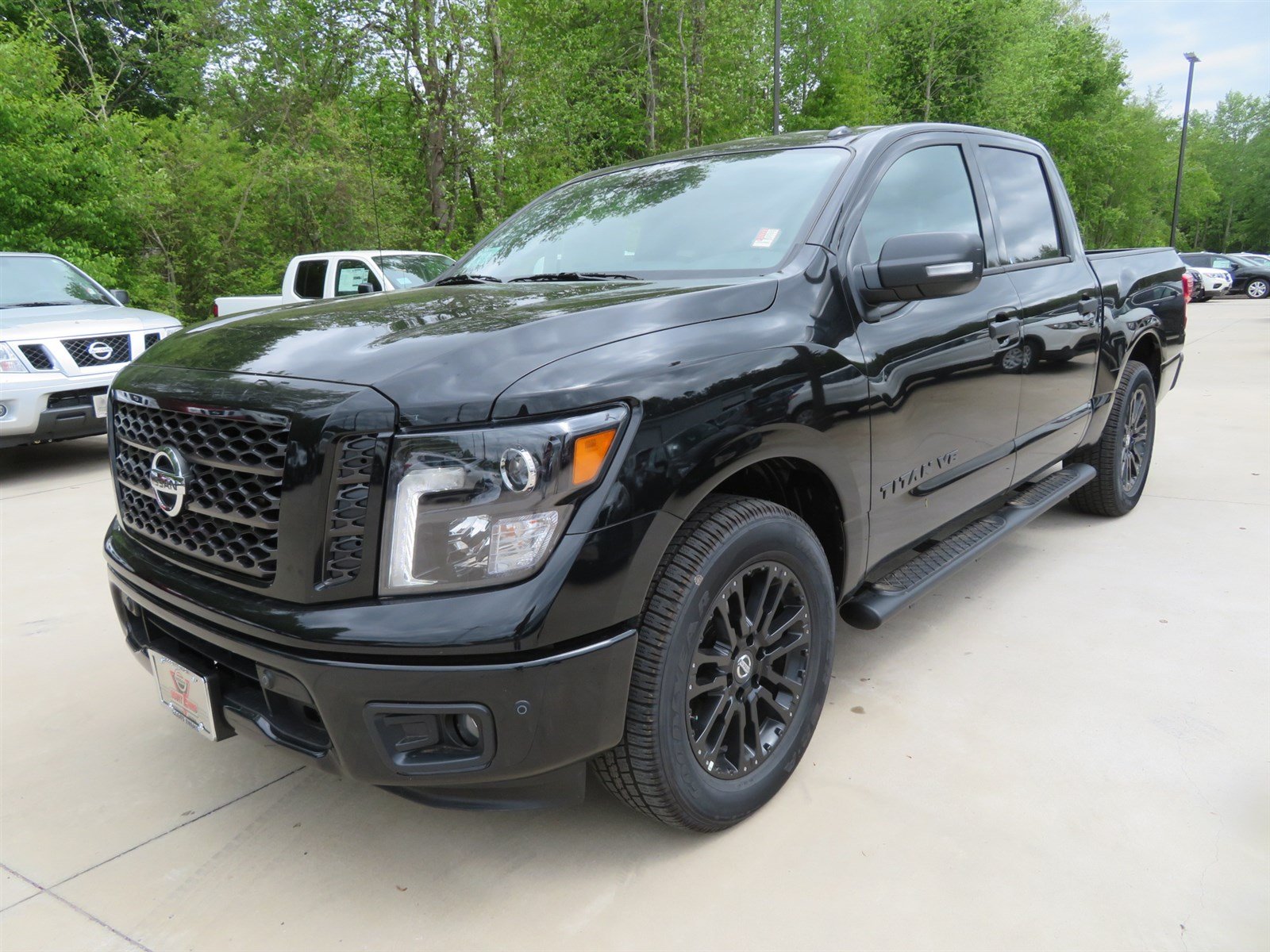 New 2018 Nissan Titan Sv Midnight Edition Crew Cab Pickup In Carrollton 18410 Scott Evans Nissan 5528