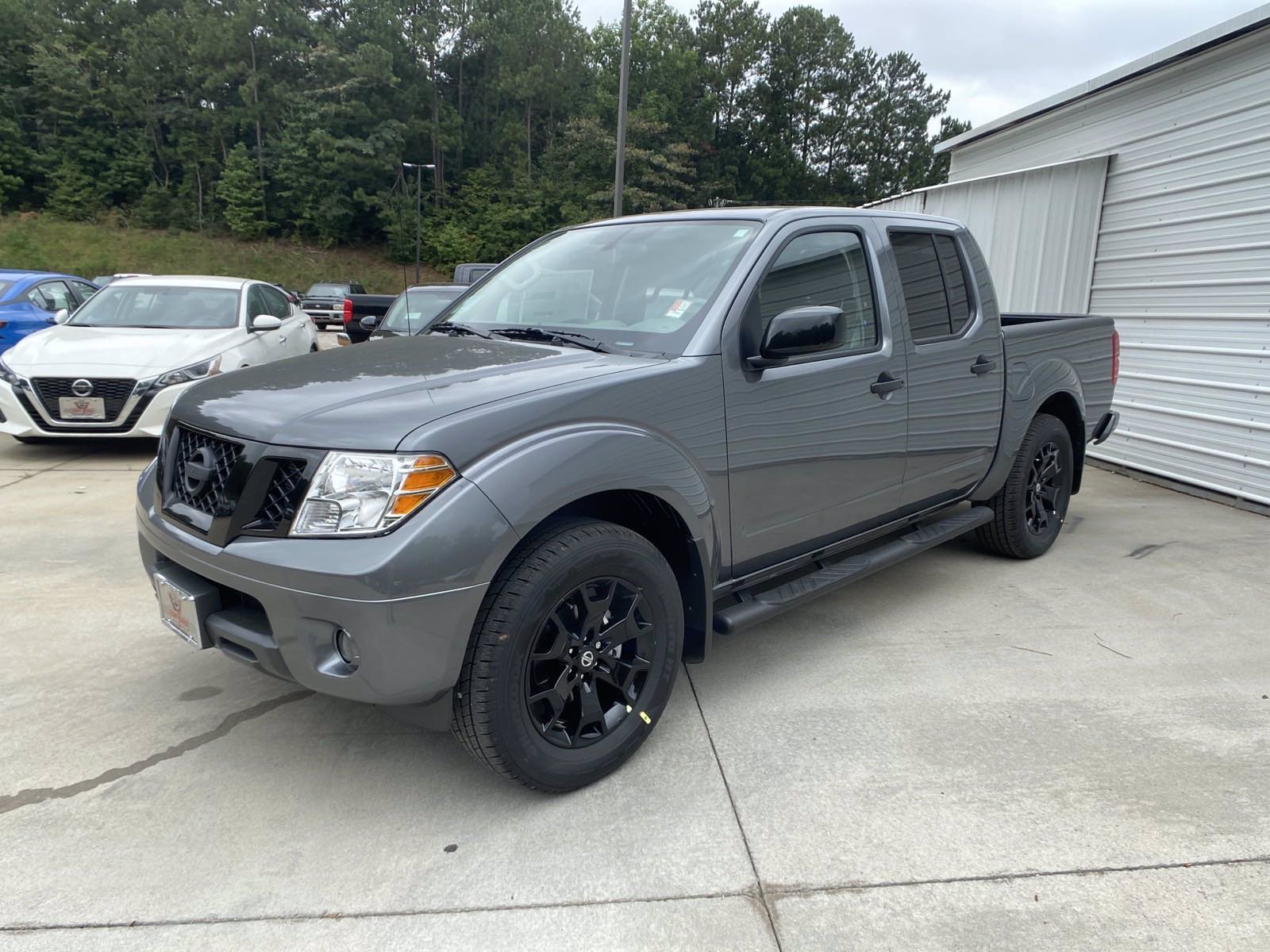New 2020 Nissan Frontier SV Midnight Edition Crew Cab Pickup in