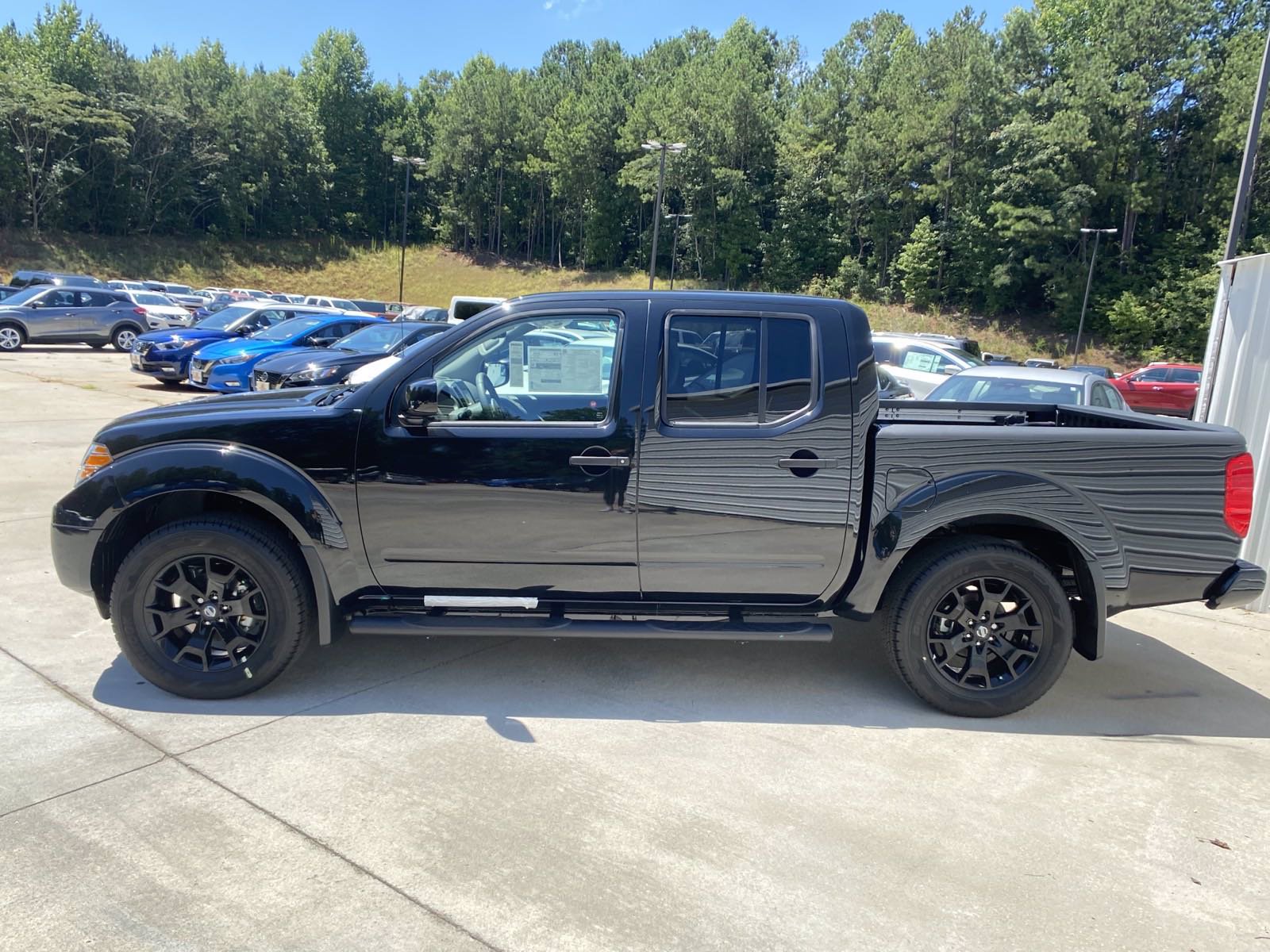 new-2020-nissan-frontier-sv-midnight-edition-crew-cab-pickup-in